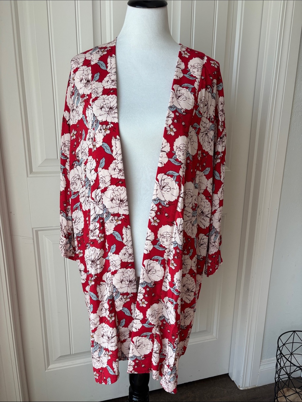Knox Rose Red Floral Kimono-Style jacket